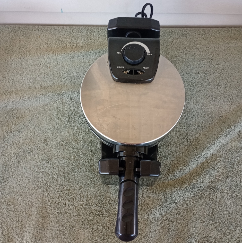 chefstyle Belgian Rotary Waffle Maker